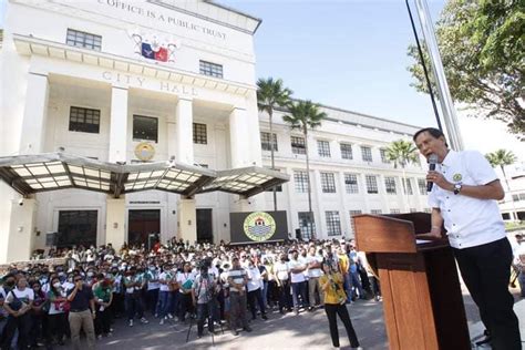 Regular, casual Cebu City hall employees to receive P15,000 .